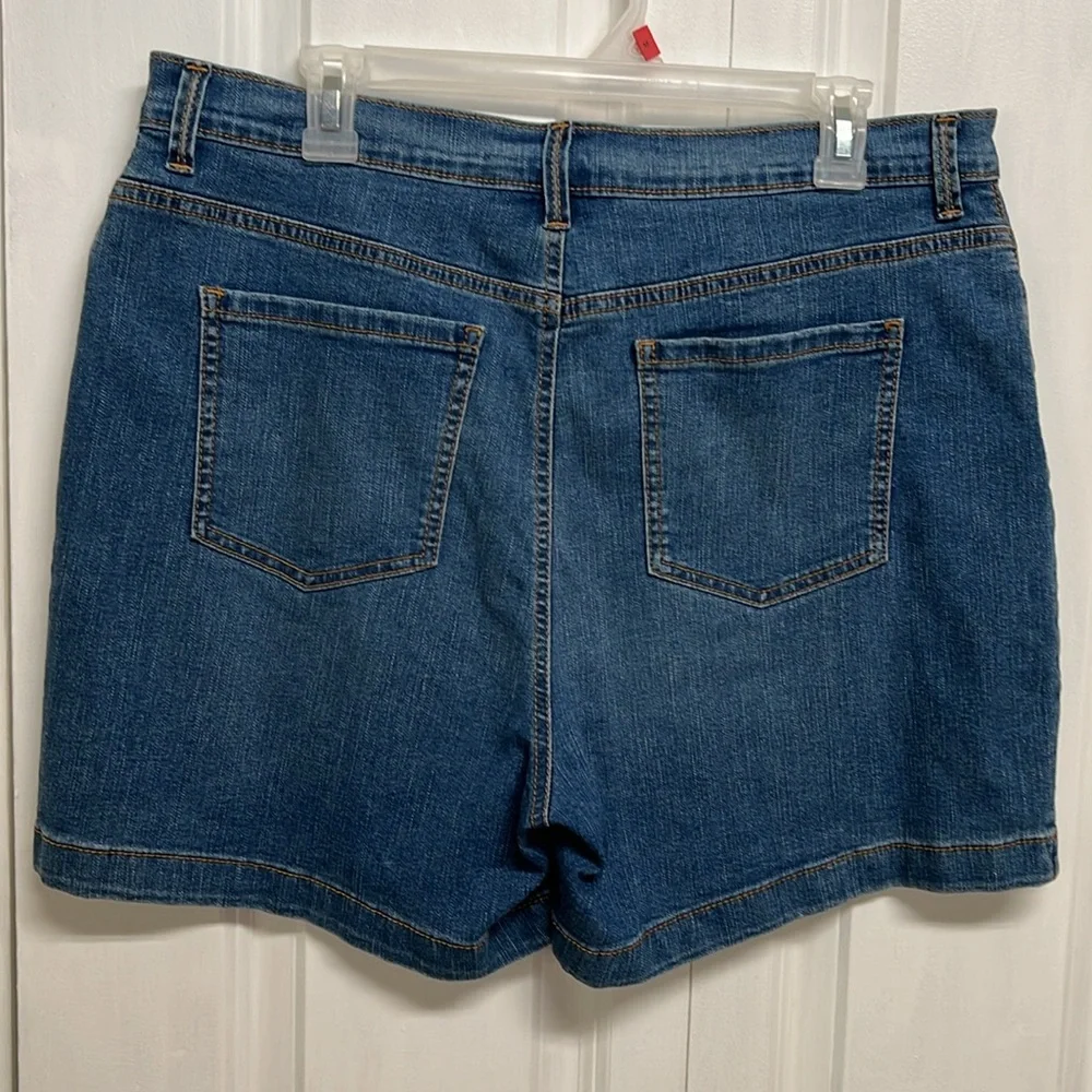 Gloria Vanderbilt Amanda Faded Blue Denim 5 Pocket High Rise Jean Shorts 16P